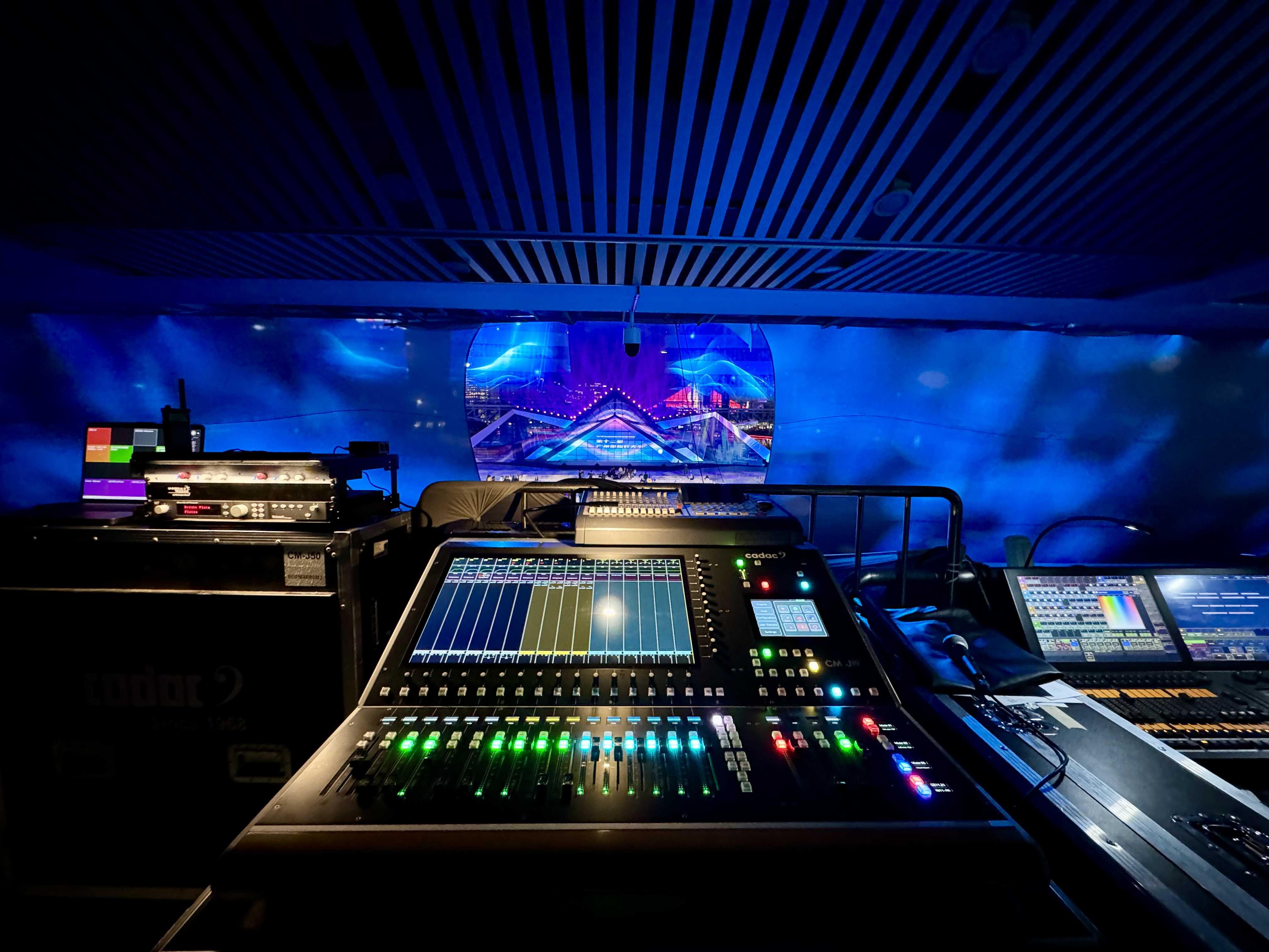 強(qiáng)勢亮相！2023廣州國際燈光節(jié)開幕，CADAC調(diào)音臺助力打造視聽盛宴