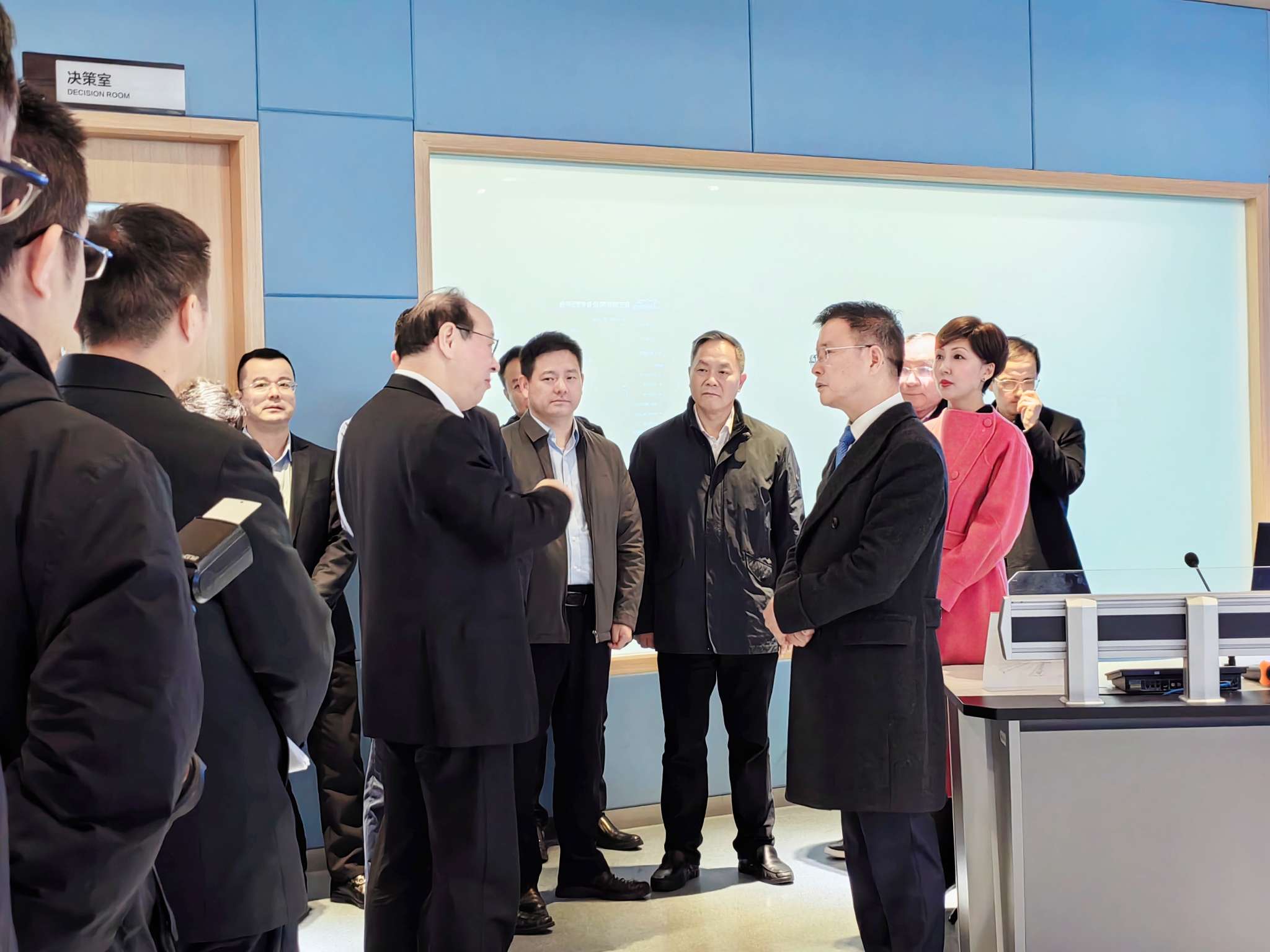 浙江省委常委、寧波市委書記彭佳學(xué)一行蒞臨音王考察調(diào)研