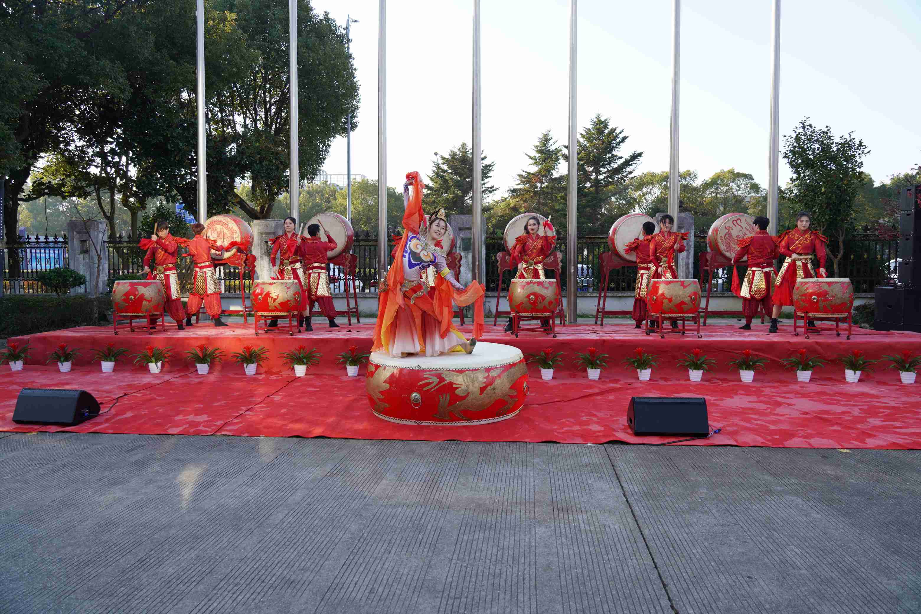 慶元旦 迎新年 | 奏響愛國強音，開啟2025新紀元