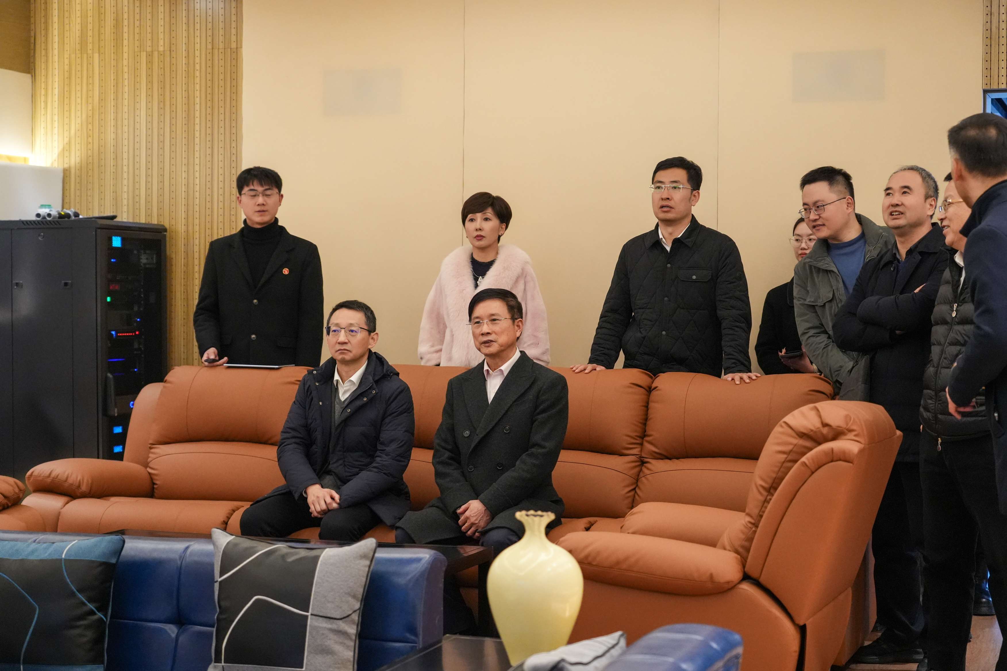 寧波市黨政領(lǐng)導(dǎo)一行赴音王集團考察調(diào)研，共鑄科技文化融合發(fā)展