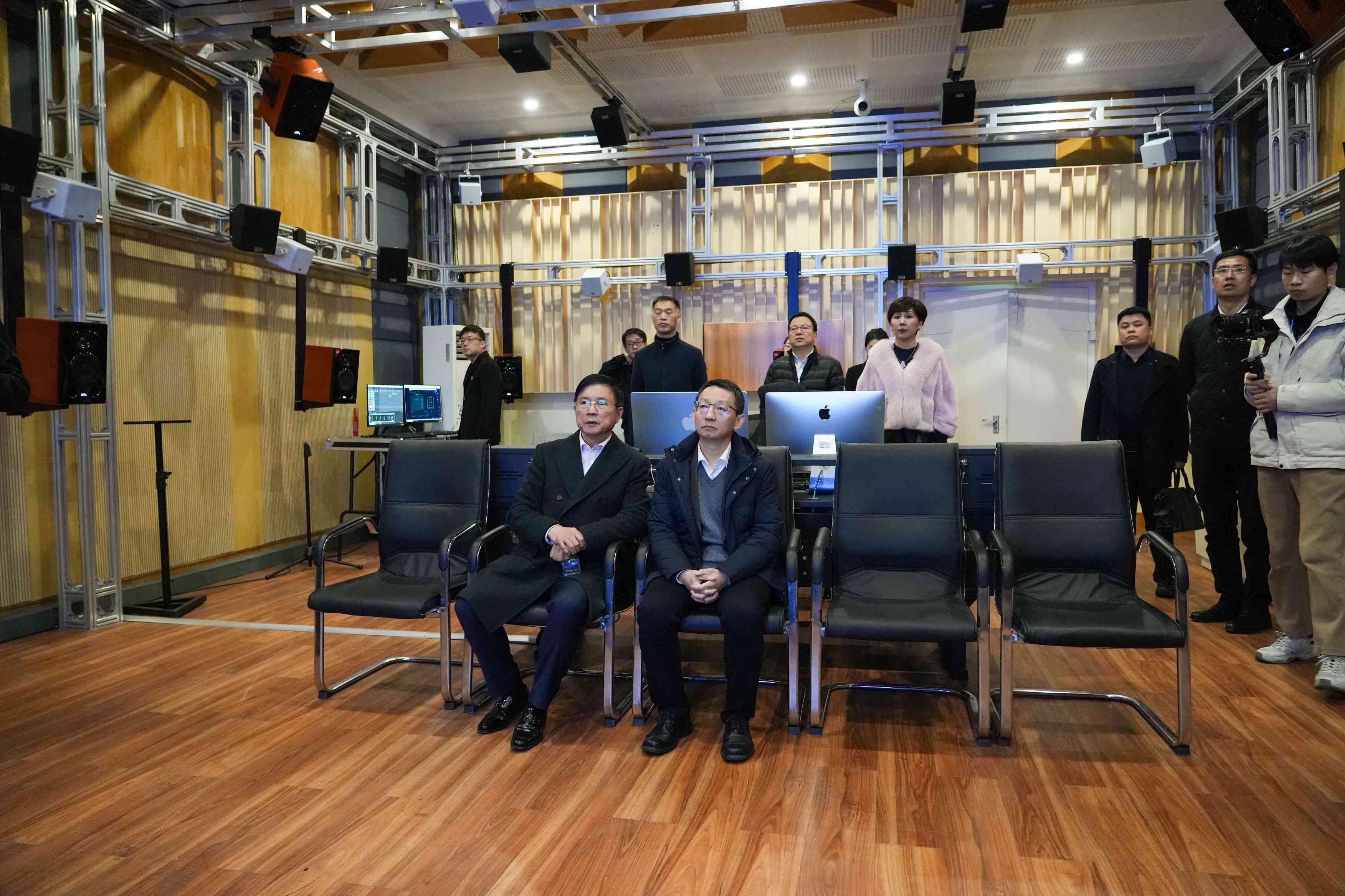 寧波市黨政領(lǐng)導(dǎo)一行赴音王集團考察調(diào)研，共鑄科技文化融合發(fā)展